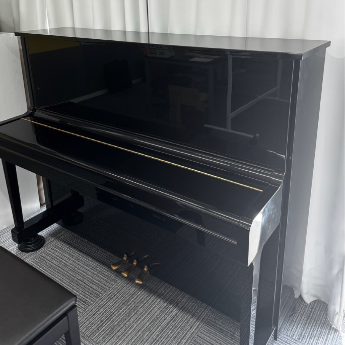 YAMAHA  U1